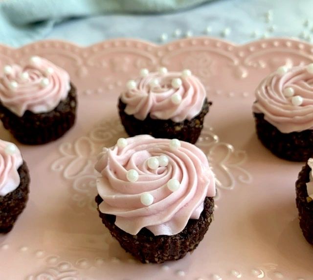 Vegan No Bake “Cupcakes”